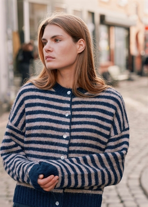 Isana stripe fluffy knit cardigan Navy Striped Neo Noir 